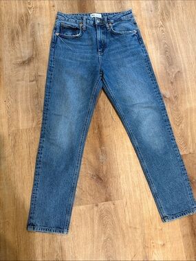 Zara Women's Straight Leg Jeans in Blue Wash